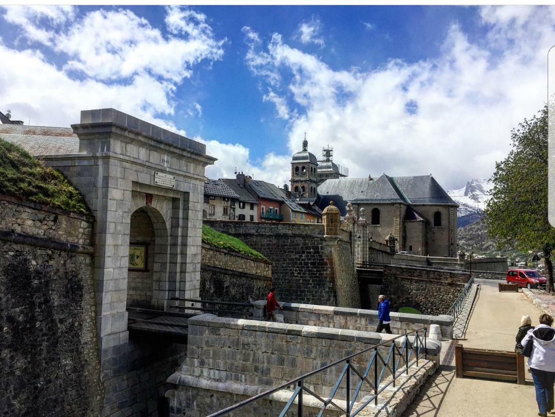 Au Pre Du Moulin - Centre Ville Briançon Dış mekan fotoğraf